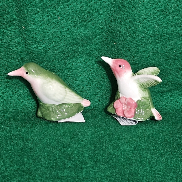 Hummingbirds Salt & Pepper Shakers from Cracker Barrel - Picture 4 of 6